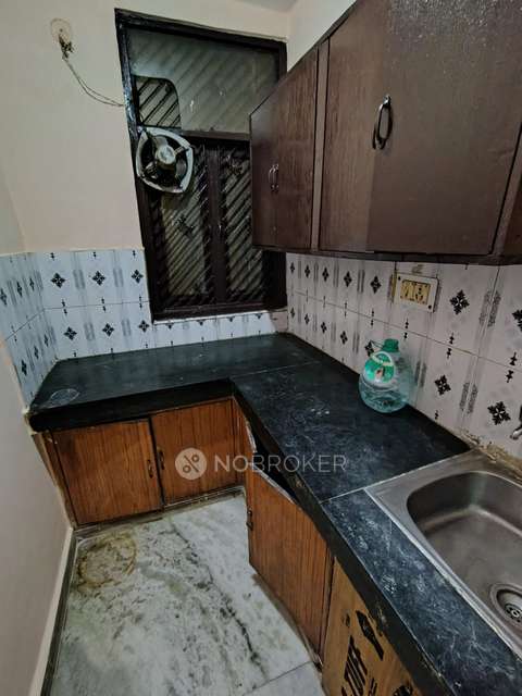 1 BHK Flat In Omkunj Apartments for Rent  In Sector 5