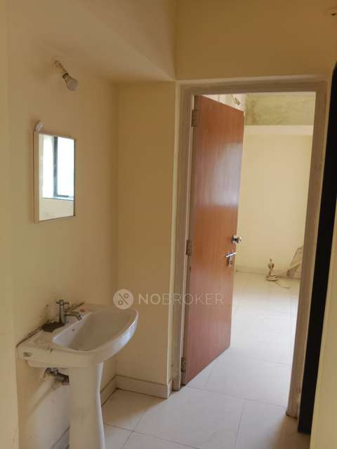 3 BHK Flat In Om Balaji Darshan Housing Society for Rent  In Hadapsar Gaon