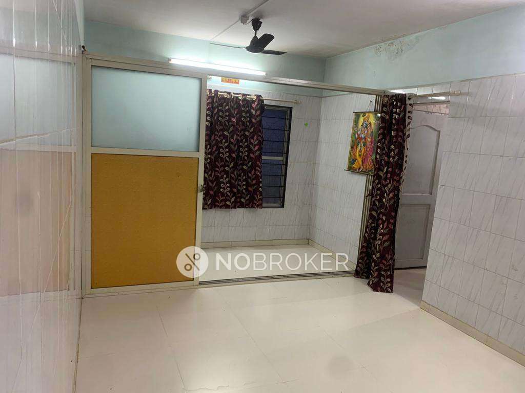 Suvarna Rekha Goregaon East Without Brokerage Unfurnished 1 RK Flat