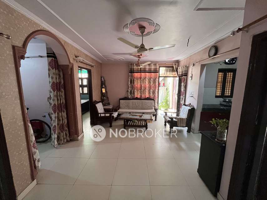 3 BHK Flat For Sale  In Patparganj 