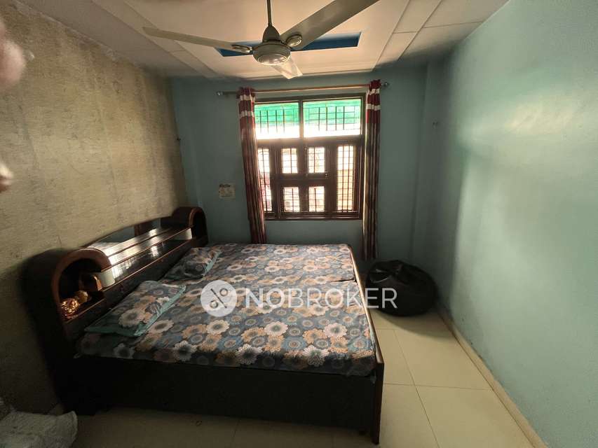 3 BHK Flat For Sale  In Patparganj 