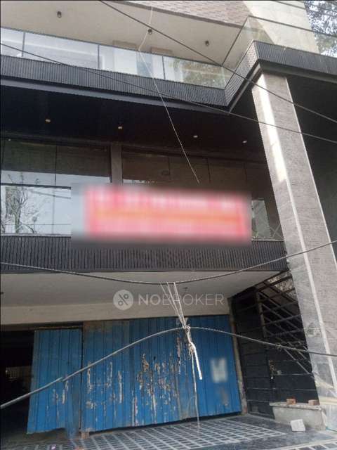 Showroom in Rajouri Garden, Delhi for Rent 