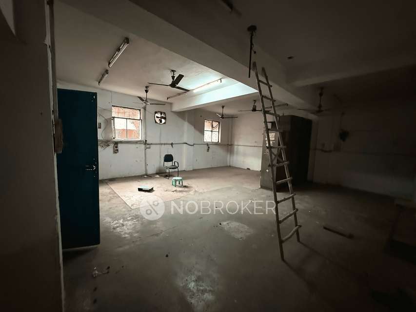 Industrial Building in Najafgarh Road Industrial Area, Delhi for Rent 