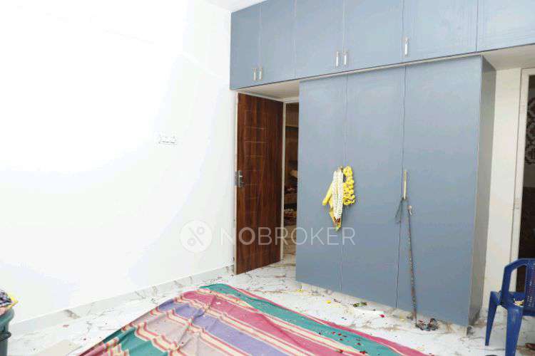 PG for Girls in Selaiyur