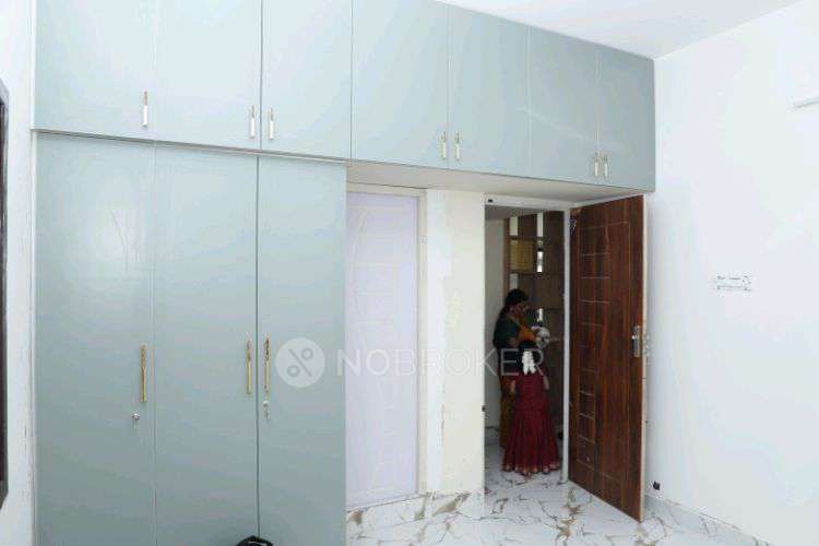 PG for Girls in Selaiyur