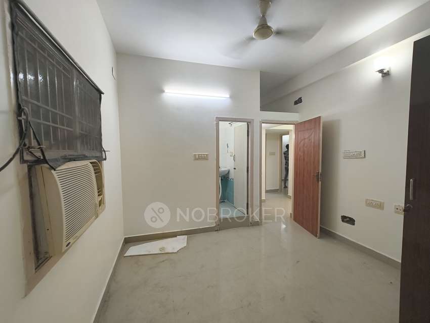 2 BHK Flat In Rr Builders    For Sale  In Kolathur