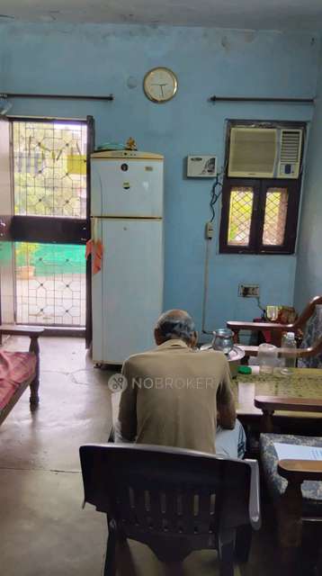 2 BHK Flat In Rps Rwa Bd Block Shalimar Bagh For Sale  In Shalimar Bagh