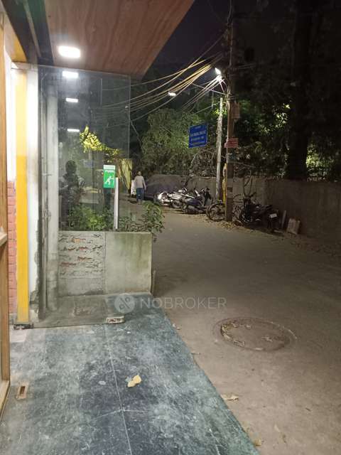 Shop in Kalu Sarai, Delhi for Rent 