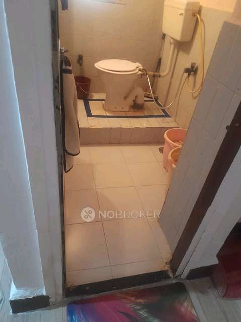 1 RK Flat In Mhada Towers Link Road for Rent  In Mhada Towers Link Road