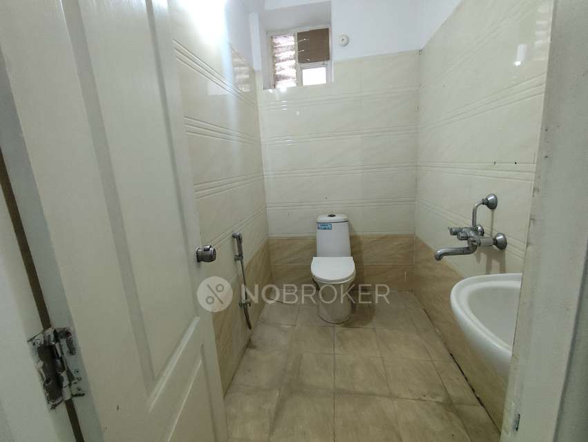 2 BHK Flat In Skyline Tower For Sale  In Chintalmet