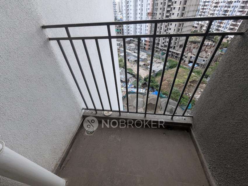 2 BHK Flat In Krystal One for Rent  In Moshi