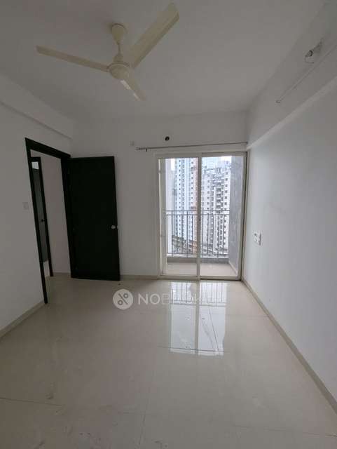 2 BHK Flat In Krystal One for Rent  In Moshi