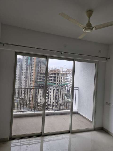 2 BHK Flat In Krystal One for Rent  In Moshi