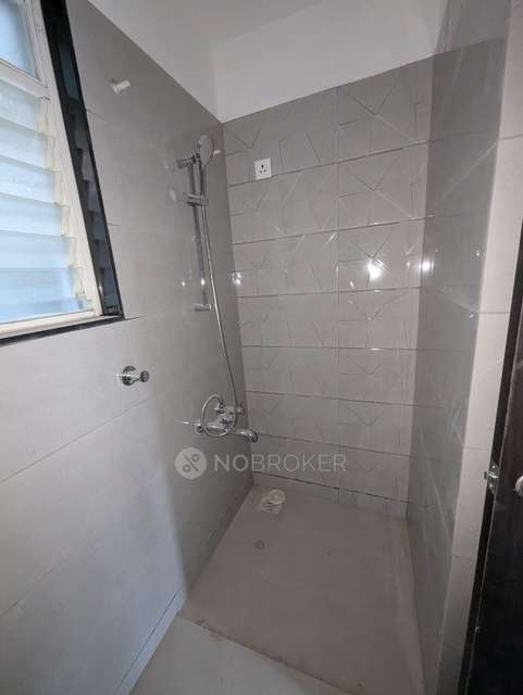 2 BHK Flat In Krystal One for Rent  In Moshi