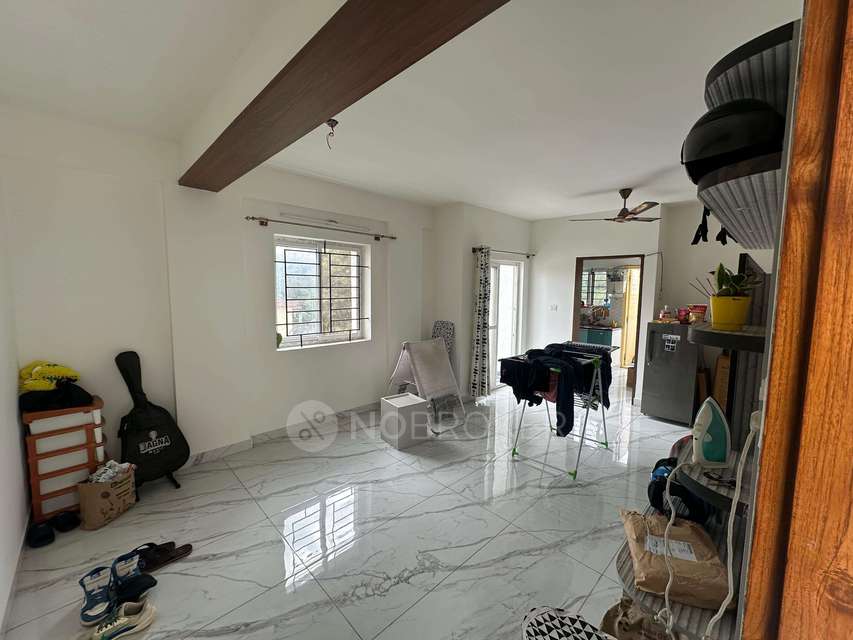 Single Room for Male In 2 BHK  In Apartment In C V Raman Nagar