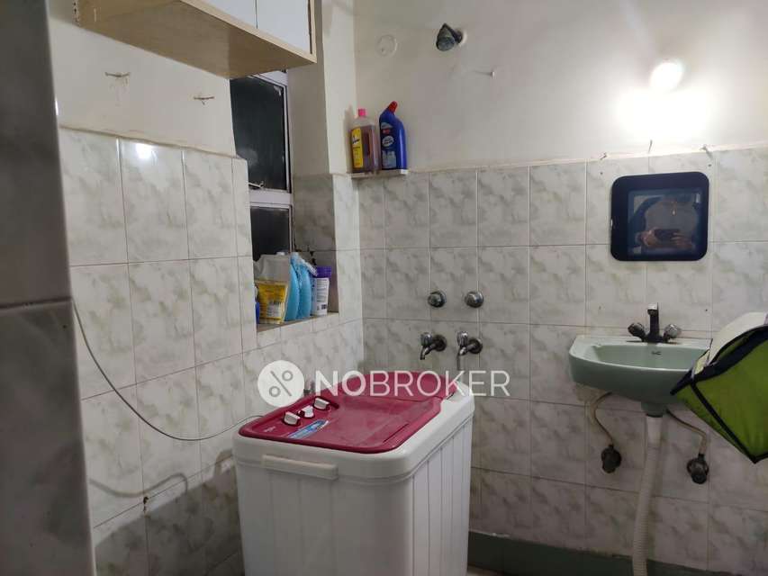 4 BHK Flat In Amazing Grace For Sale  In Essel Gardens