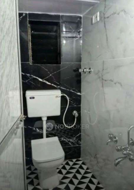 1 RK Flat In Dyneshwar Niwas For Sale  In Khar West