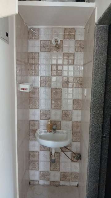 Single Room for Female In 3 BHK  In Saakshi Parvasaakshi In Pimple Saudagar