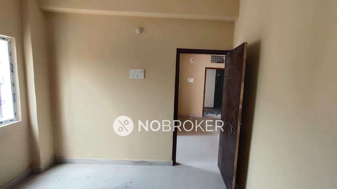 4+ BHK Flat For Sale  In Moosapet