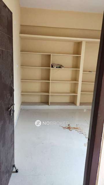 4+ BHK Flat For Sale  In Moosapet