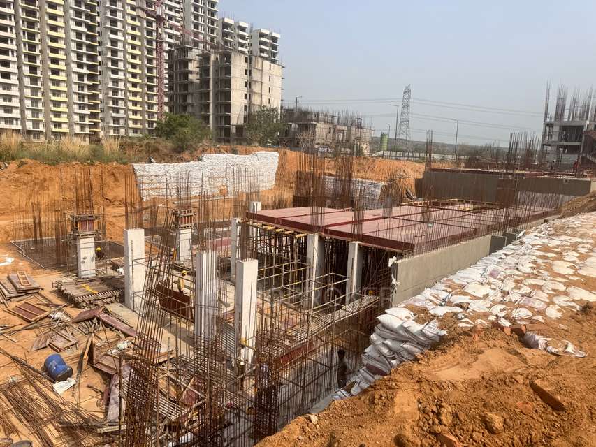 Shop in Sector 79b, Gurgaon for sale 