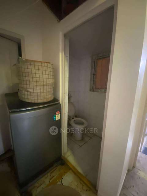 2 BHK Flat In Karara Building  For Sale  In Thane West 