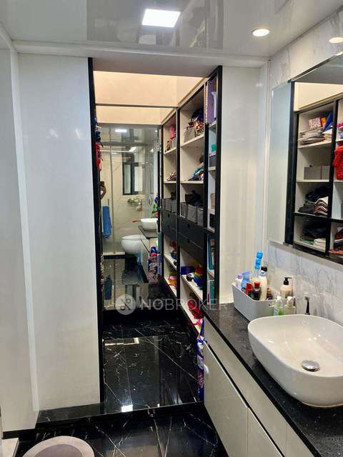 2 BHK Flat In Ruparel Ariana, Parel East For Sale  In  Parel
