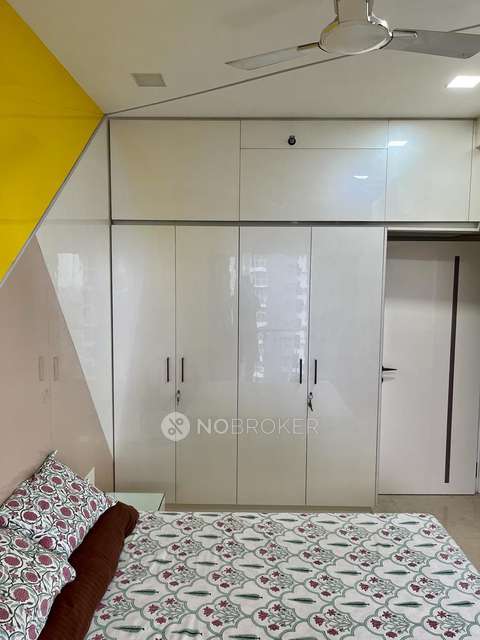 2 BHK Flat In Ruparel Ariana, Parel East For Sale  In  Parel