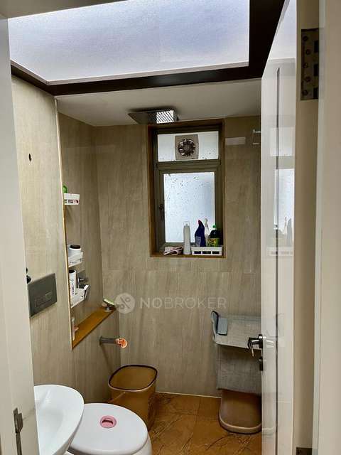 2 BHK Flat In Ruparel Ariana, Parel East For Sale  In  Parel