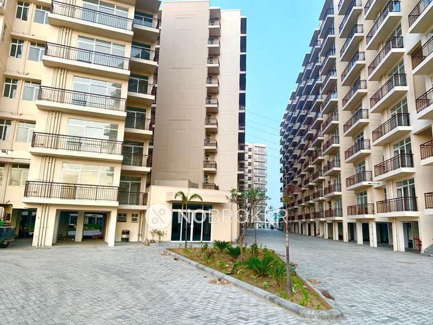 1 BHK Flat In Central Park Flower Valley For Sale  In Sector 33