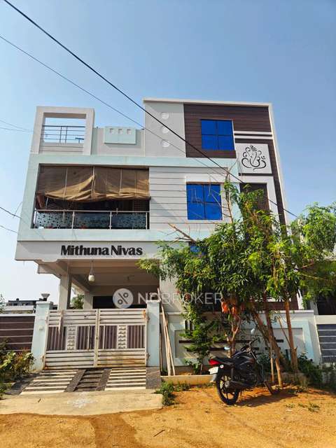 3 BHK Flat In Silverskills  For Sale  In Bnreddynagar 