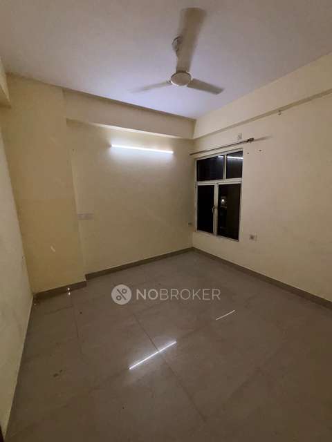 2 BHK Flat In Ssc Saphire Phase 2 For Sale  In Ssc Sapphire Park