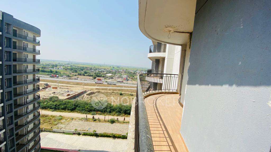 2 BHK Flat In Royal Hometown Beetle Lap For Sale  In Sector-93