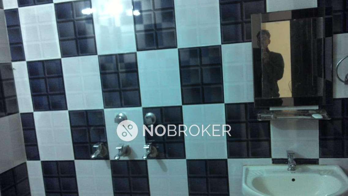 2 BHK Flat In Standalone Building  For Sale  In Uttam Nagar