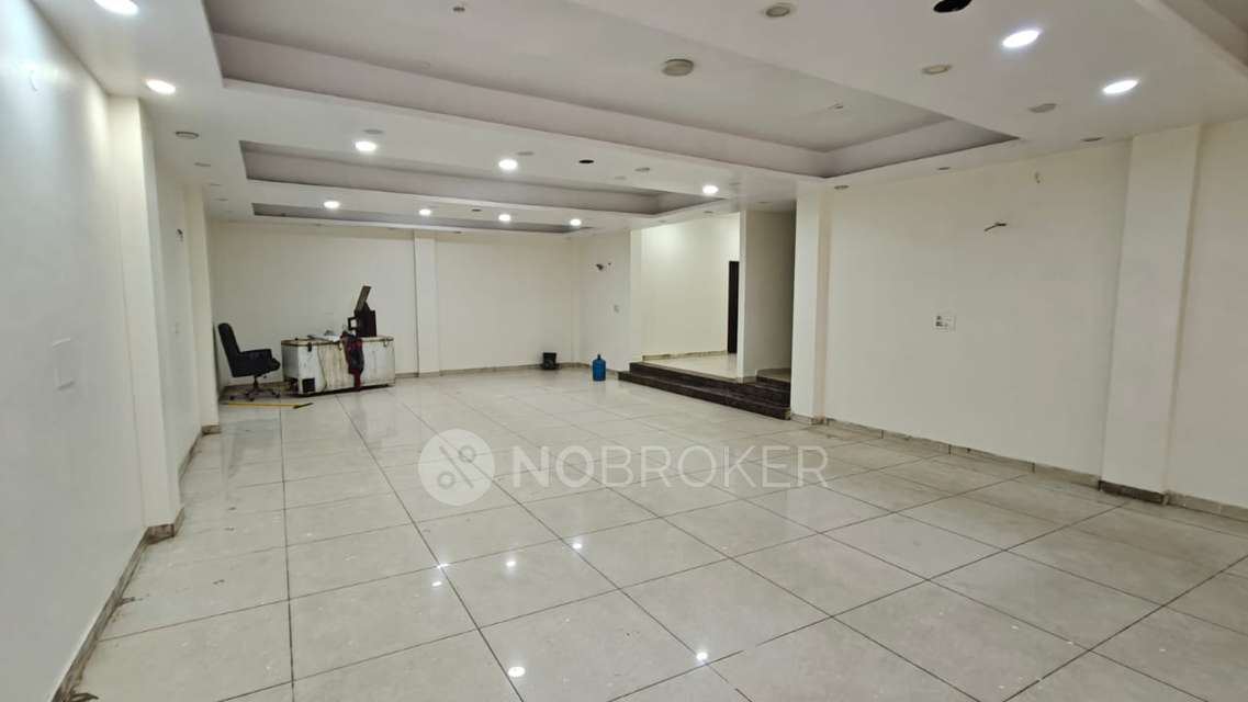 Showroom in Jmd Super Bazaar, Faridabad for Rent 