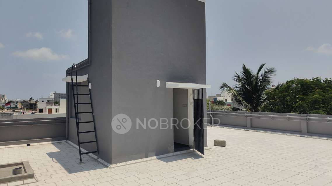 2 BHK Flat In Sai Aiswaryam  For Sale  In Thiruvanmiyur