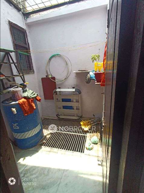 1 BHK Flat In Sainath Apartment 1, Mahipalpur New Delhi For Sale  In Mahipalpur - Rangpuri Road, Mahipalpur