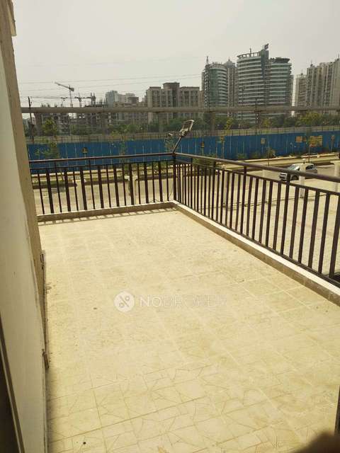 3 BHK Flat In Aims Golf Avenue 1, Sector 75 For Sale  In Sector 75