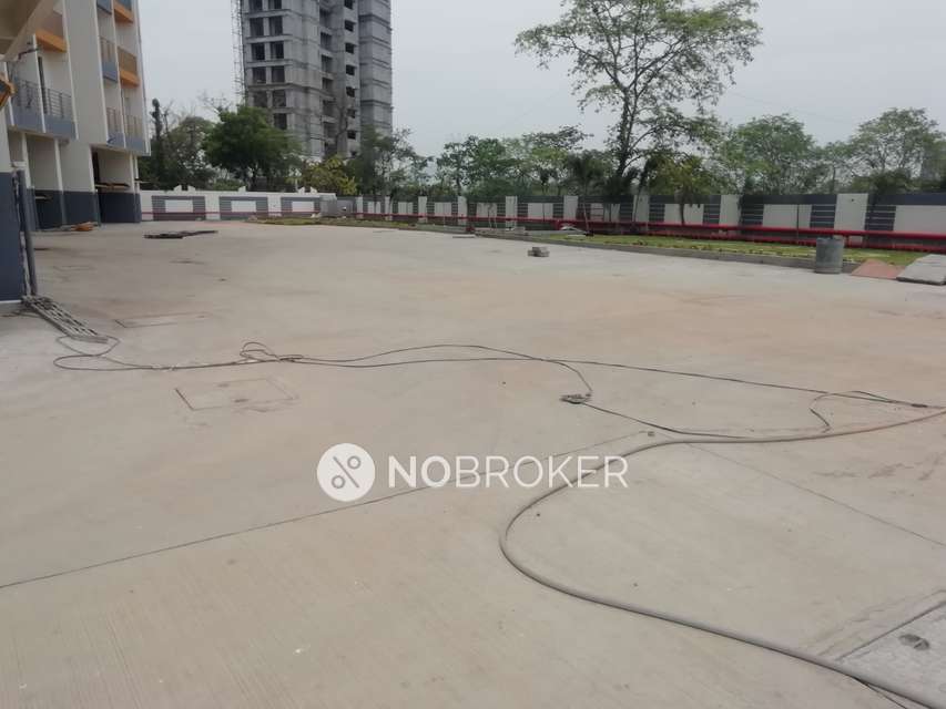 1 BHK Flat In Parrasio  For Sale  In Kokan Ratna Hotel