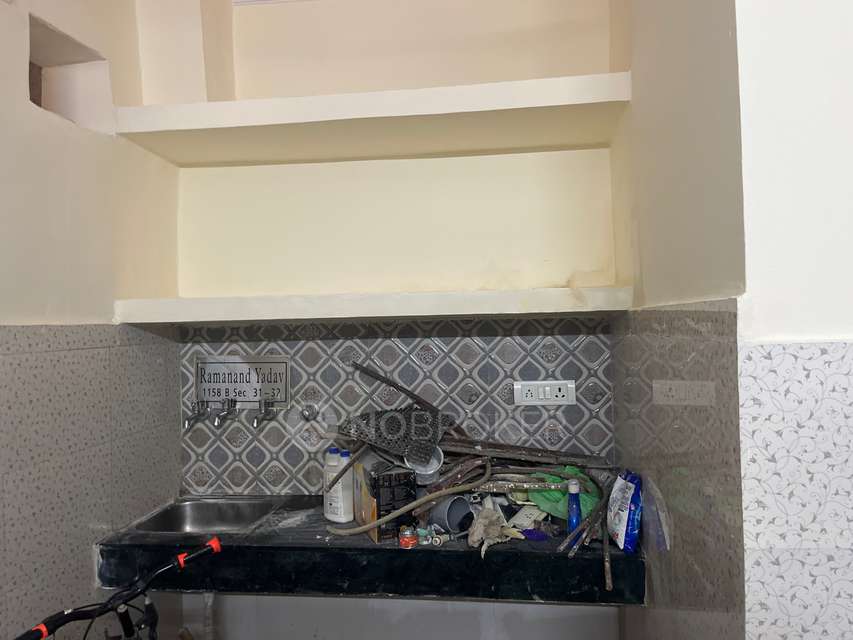 1 RK Flat for Rent  In Sector 31, 