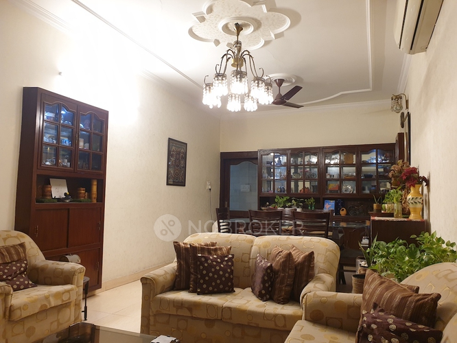 DDA Flat Janakpuri Without Brokerage Semifurnished 3 BHK Flat for