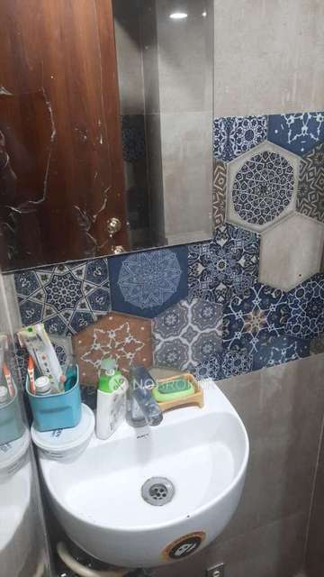 2 BHK Flat In Priyanka Towers For Sale  In Bhoiguda