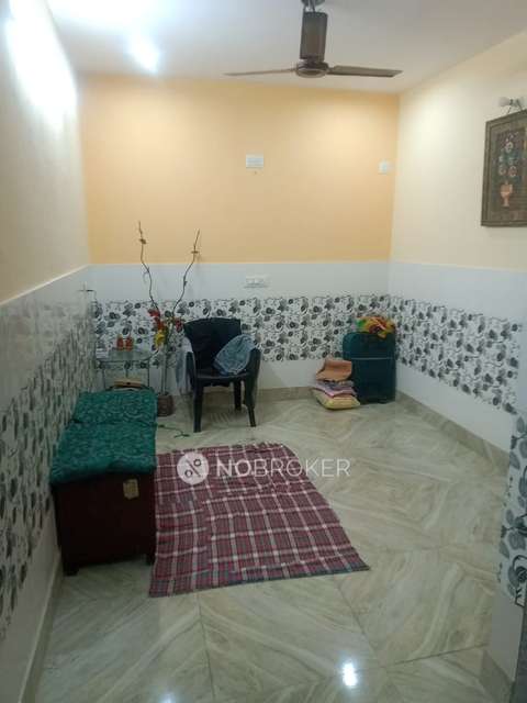 1 BHK Flat for Rent  In Shakurpur