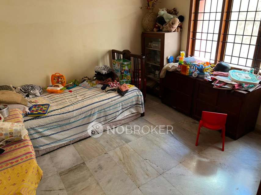 2 BHK Flat In Eshwar Krupa Apartment For Sale  In Kumara Park West, Sheshadripuram