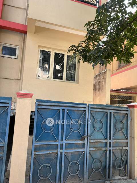 2 BHK Flat In Eshwar Krupa Apartment For Sale  In Kumara Park West, Sheshadripuram