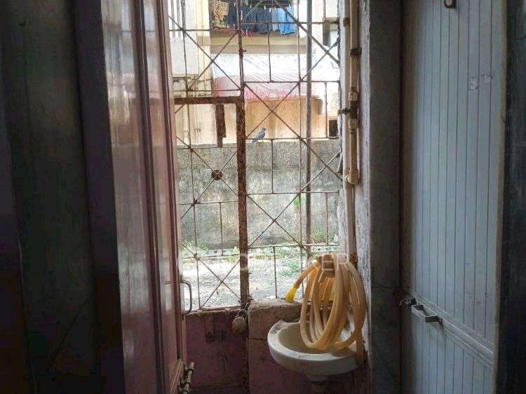 1 RK Flat In Kesar Baug for Rent  In  Borivali West