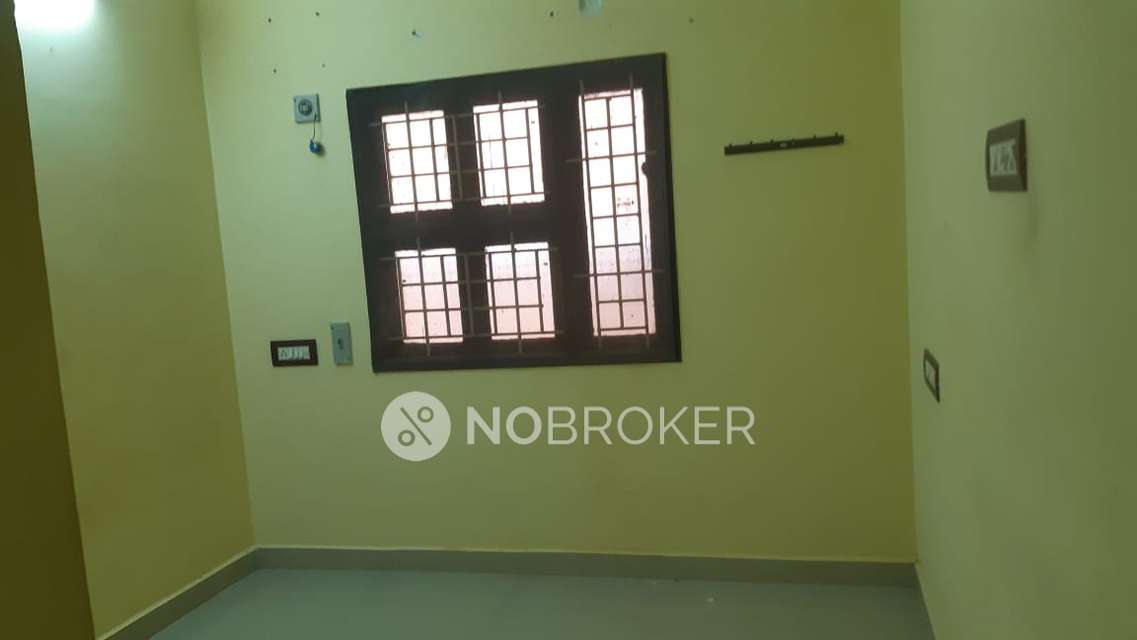 2 BHK Flat In Varuna Ganapathy Flats, Chromepet For Sale  In Ganapathipuram