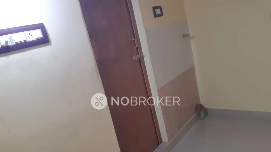 2 BHK Flat In Varuna Ganapathy Flats, Chromepet For Sale  In Ganapathipuram