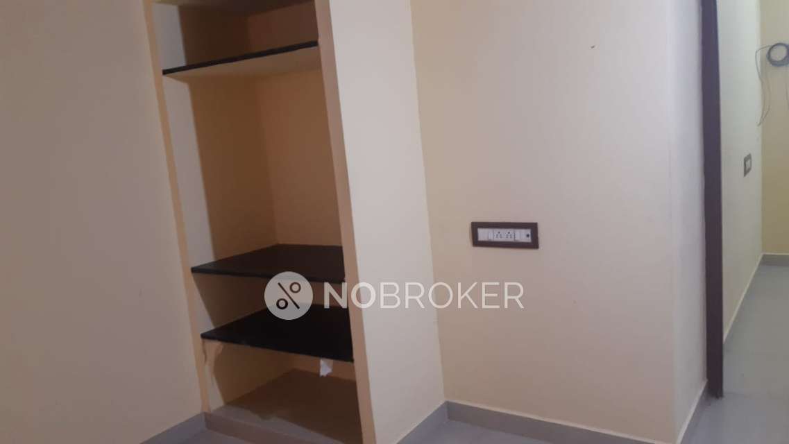 2 BHK Flat In Varuna Ganapathy Flats, Chromepet For Sale  In Ganapathipuram