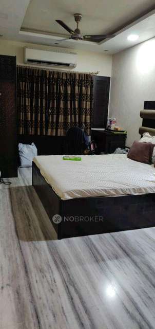 2 BHK Flat In Rehmat Tower For Sale  In Santacruz East